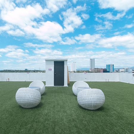59 Xavierville By Reddoorz Cubao Экстерьер фото